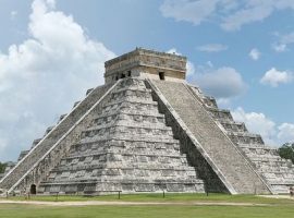 2014-05-12-800pxChichen_Itza_3-thumb