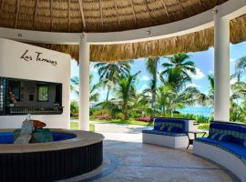 Las-Terrazas-open-air-lobby