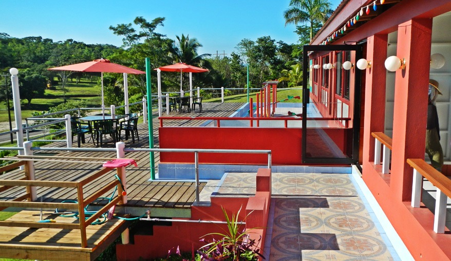 Rumors_Resort_Motel_Front_Of_Restaurant