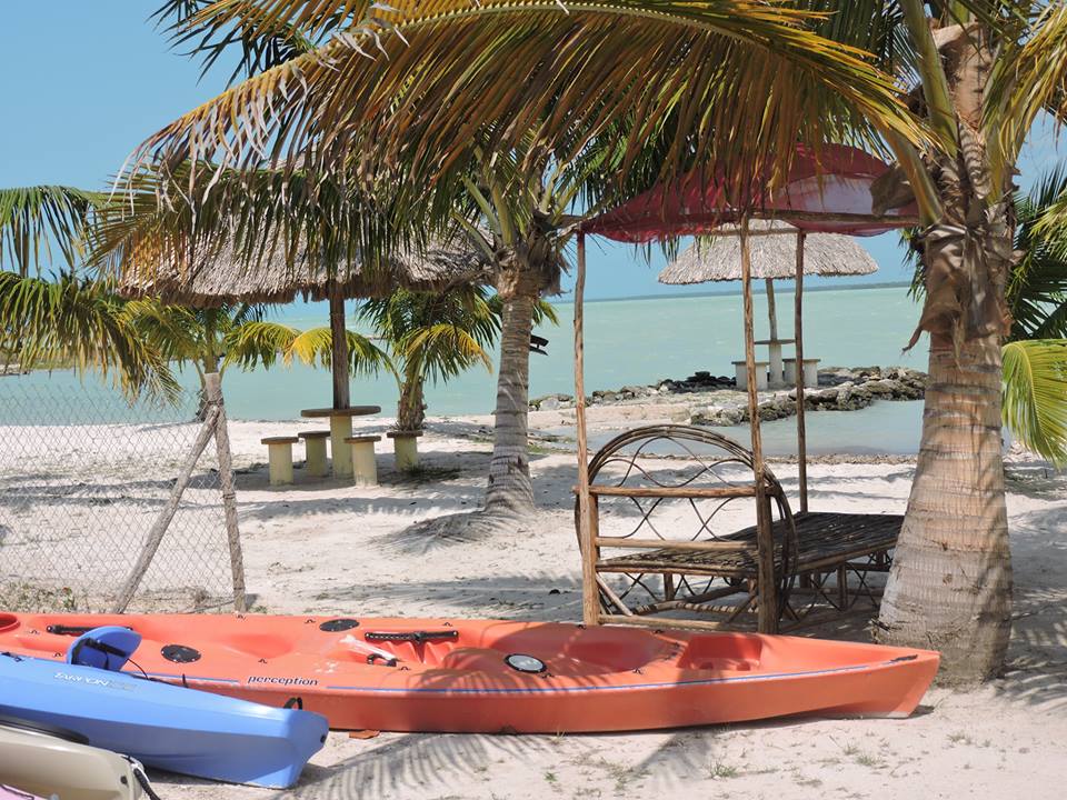 Belize Offers Retirees Central American Jungles and Caribbean Beaches