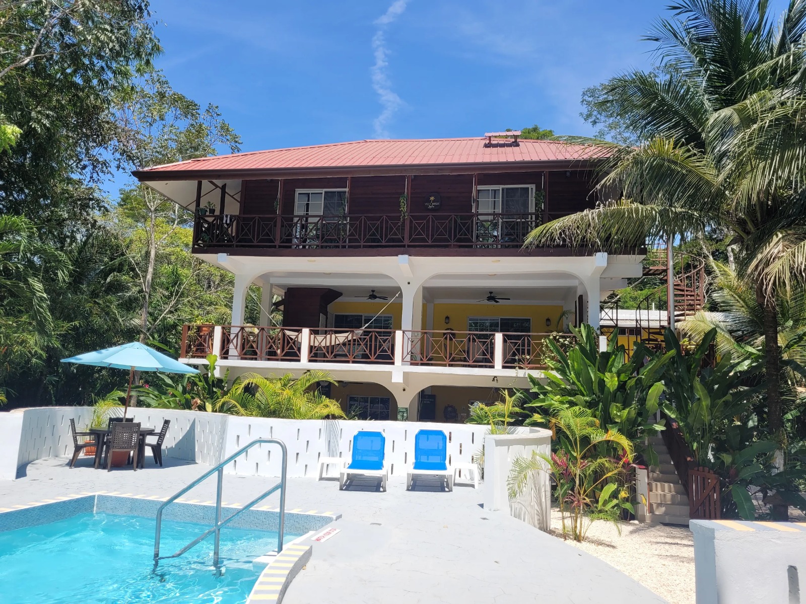 Belize rainforest lodges 2026