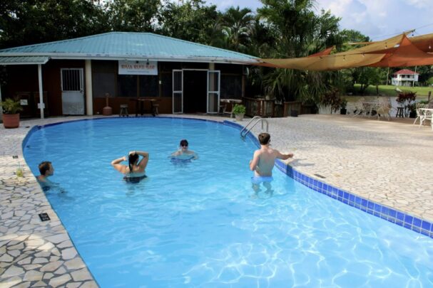 where to stay in Belize