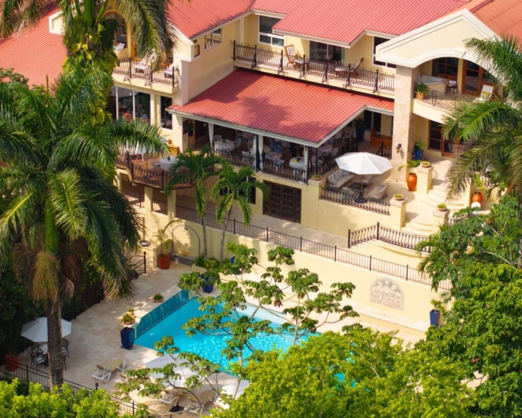 luxury hotel Belize